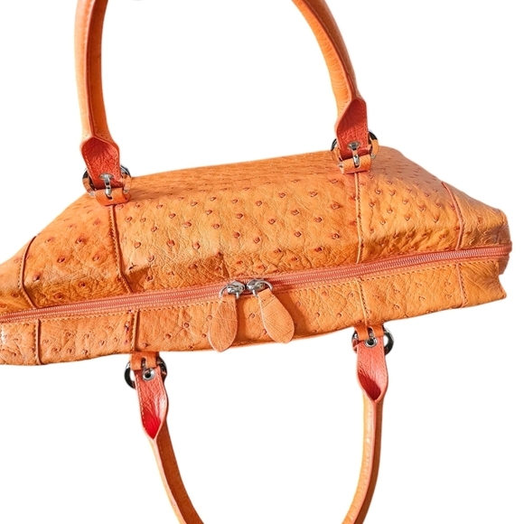 Farotto Viaggi vibrant Orange Leather Satchel with Textured Finish Rolled Handle - Picture 5 of 8